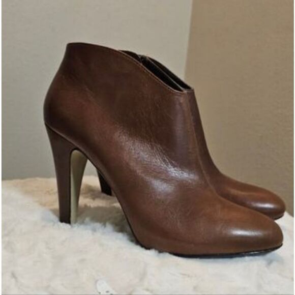 NWOT Adrienne Vittadini Women's Brown Leather Booties Heels Size 7.5 - Picture 1 of 9